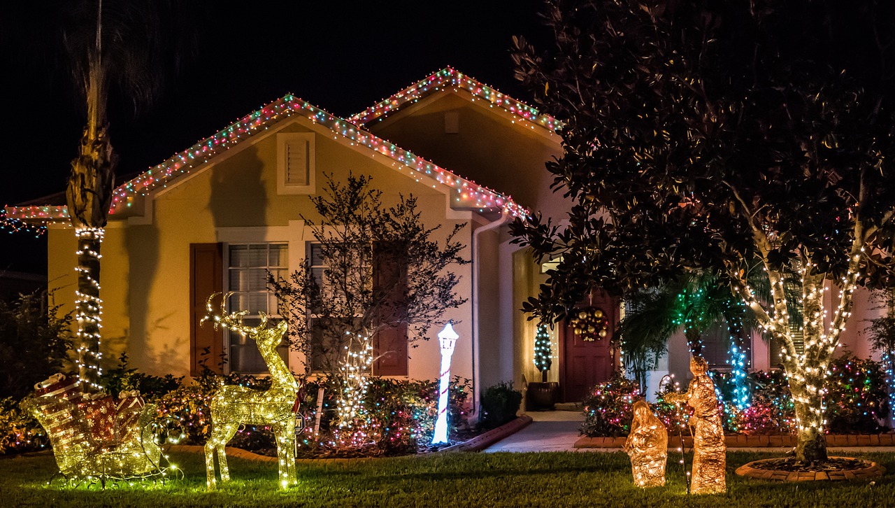 Plymouth-CA-christmas-lights-installation Xmas Light Brothers